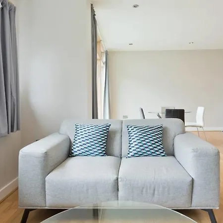 Apartment Bright 2br In City Centre Dublin