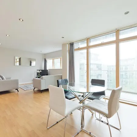 Bright 2br In City Centre Apartment Dublin
