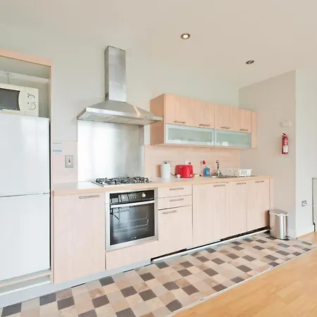 Apartment Bright 2br In City Centre *